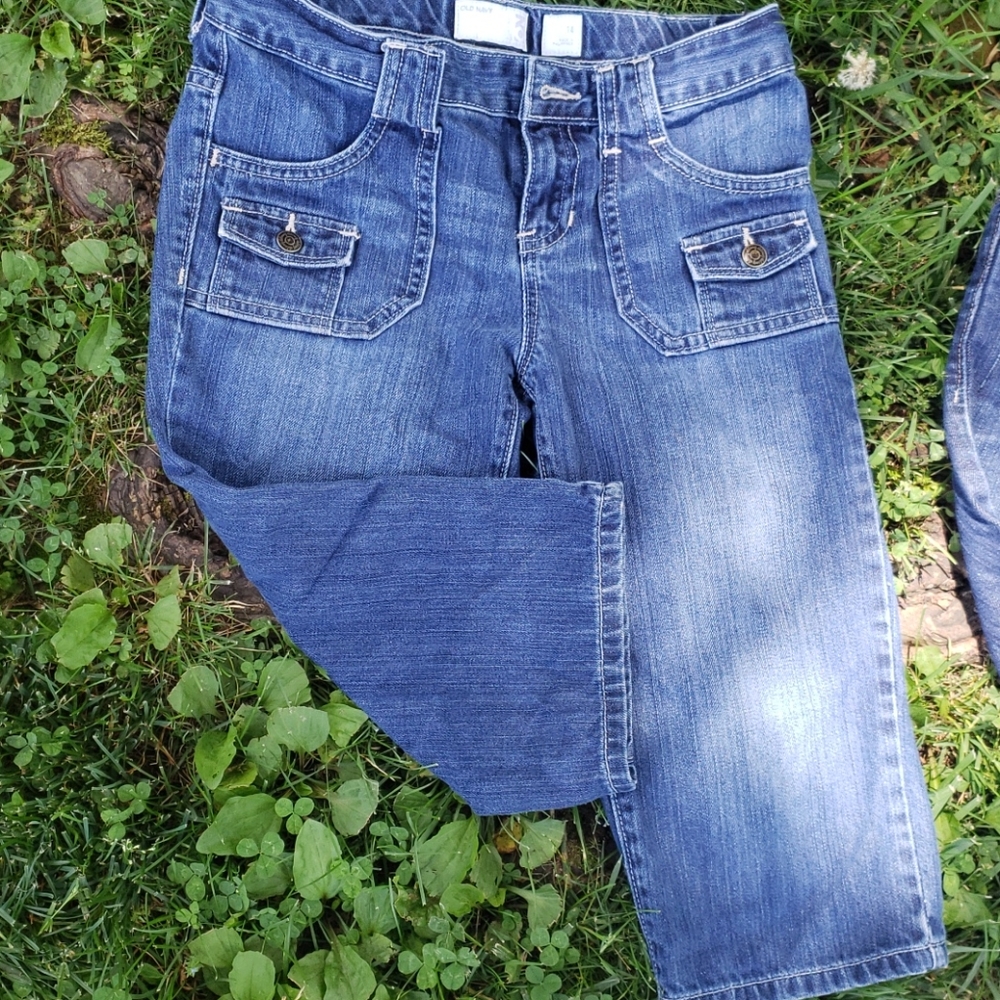 2 pair old navy capris